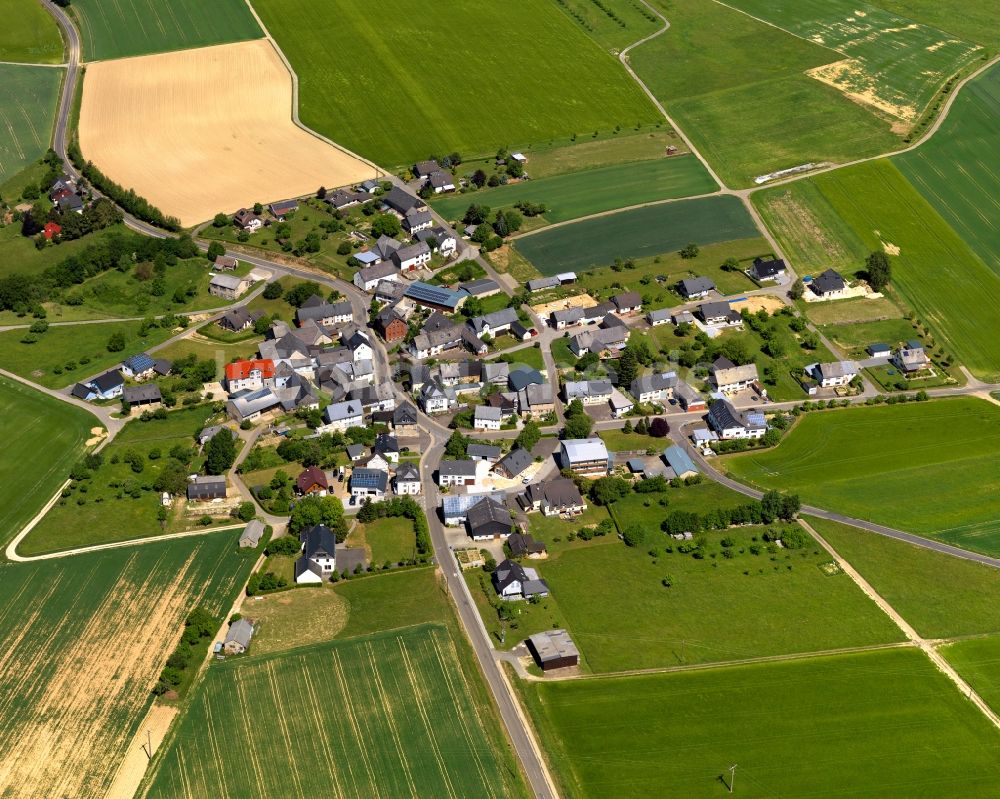 Wahlbach aus der Vogelperspektive: Dorfkern in Wahlbach im Bundesland Rheinland-Pfalz