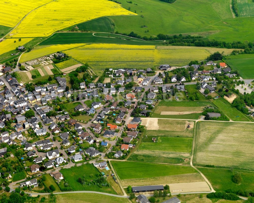 Weisel von oben - Dorfkern in Weisel im Bundesland Rheinland-Pfalz