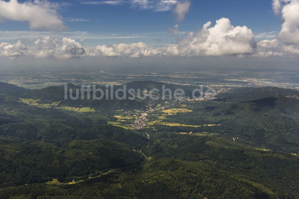 Weisenbach von oben - Dorfkern in Weisenbach im Bundesland Baden-Württemberg