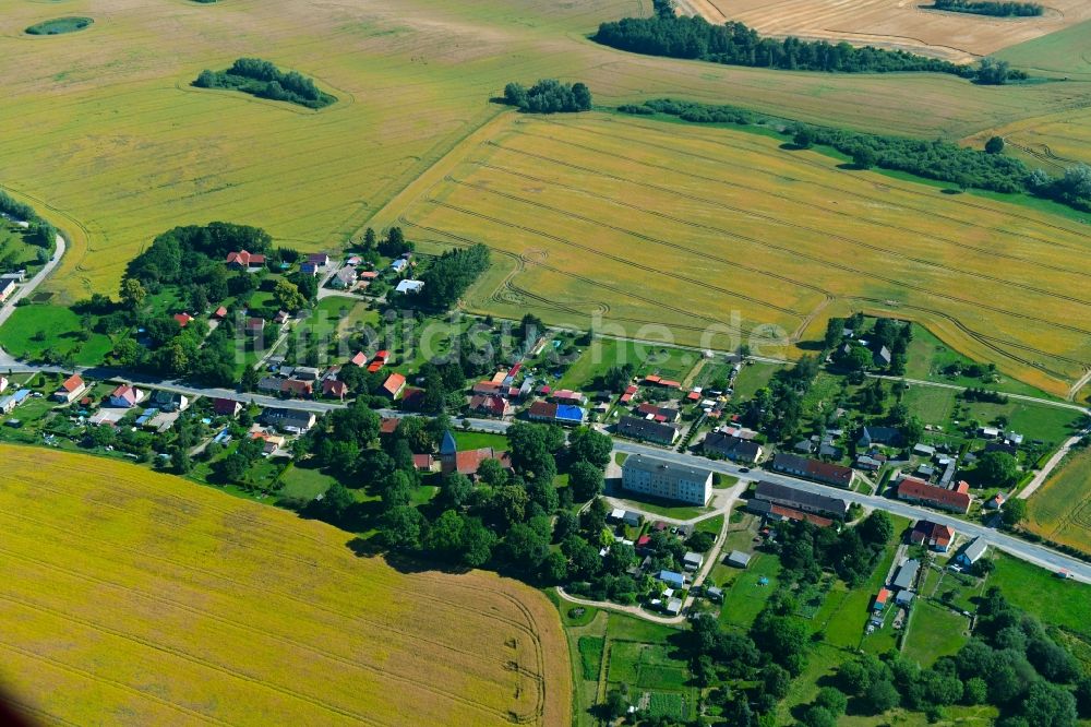 Zettemin von oben - Dorfkern in Zettemin im Bundesland Mecklenburg-Vorpommern, Deutschland