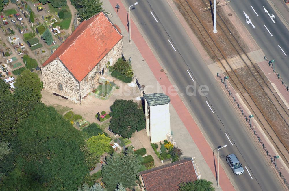 Luftaufnahme Halle (Saale) - Dorfkirche Böllberg in Halle (Saale)