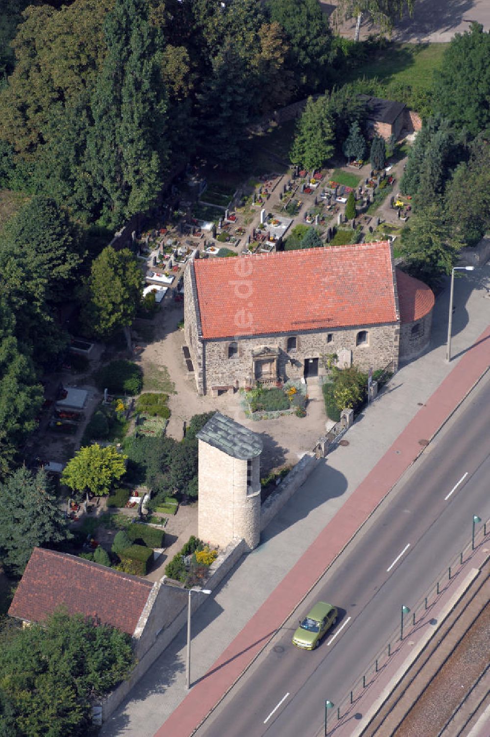 Halle (Saale) aus der Vogelperspektive: Dorfkirche Böllberg in Halle (Saale)