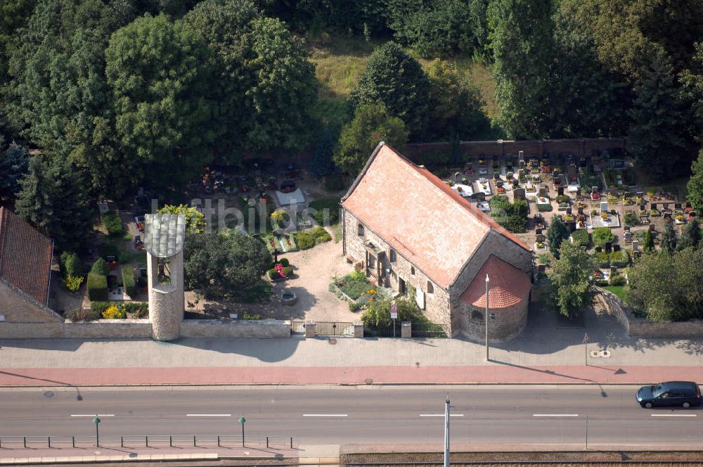 Luftaufnahme Halle (Saale) - Dorfkirche Böllberg in Halle (Saale)