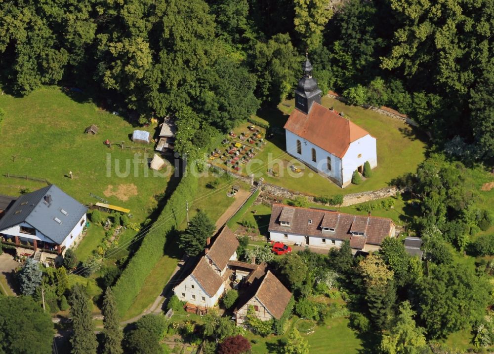 Döbritz von oben - Dorfkirche Döbritz in Döbritz im Bundesland Thüringen