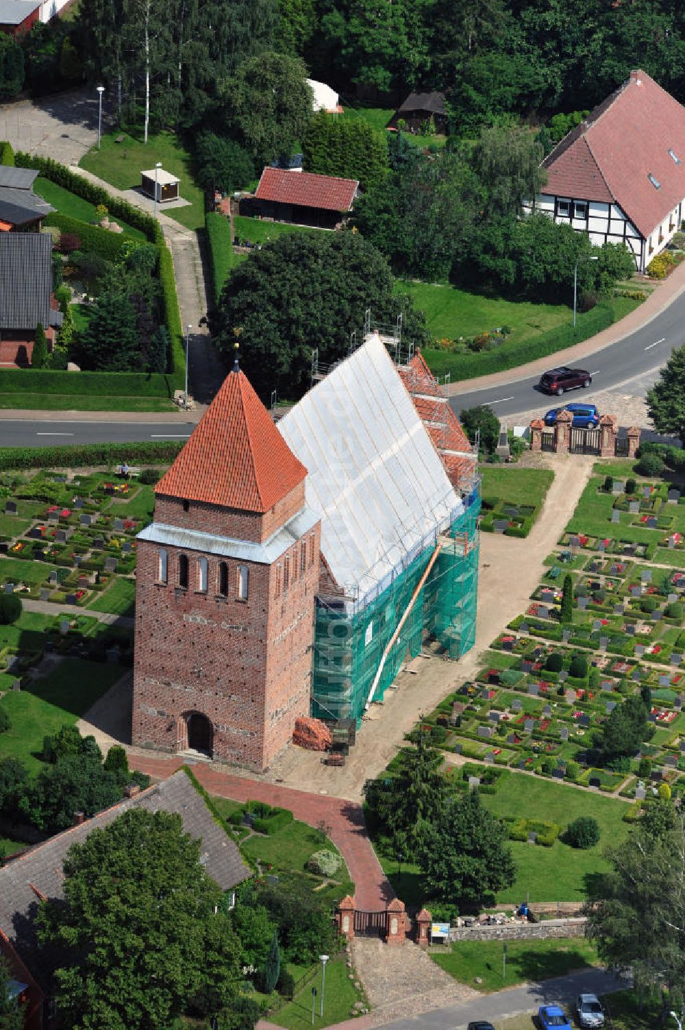 Jördenstorf aus der Vogelperspektive: Dorfkirche Jördenstorf