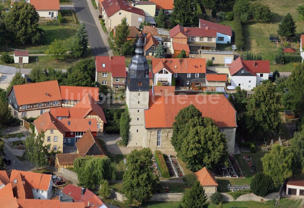 Luftbild Niederdorla - Dorfkirche von Niederdorla in Thüringen