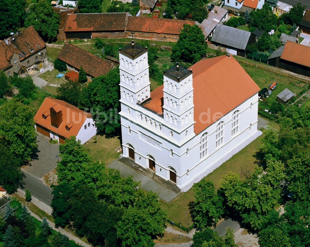 Luftaufnahme Straupitz - Dorfkirche in Straupitz im Bundesland Brandenburg