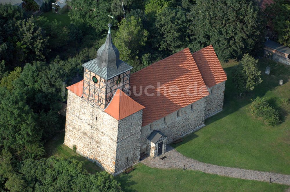 Pretzien aus der Vogelperspektive: Dorfkirche St. Thomas in Pretzien