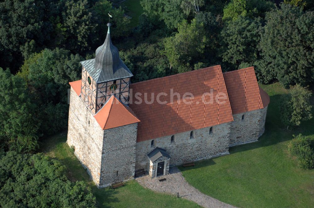 Pretzien aus der Vogelperspektive: Dorfkirche St. Thomas in Pretzien