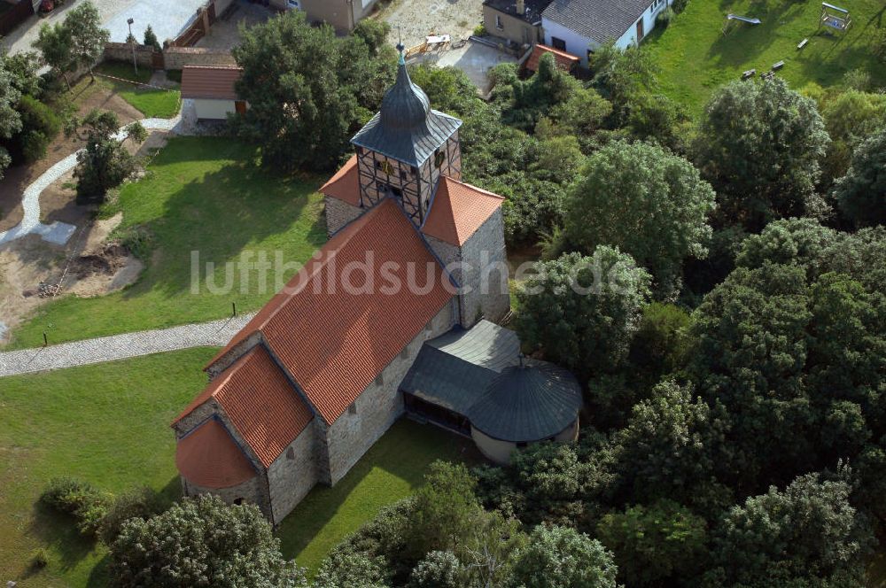 Pretzien von oben - Dorfkirche St. Thomas in Pretzien