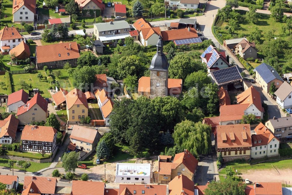 Holzhausen aus der Vogelperspektive: Dorfmitte von Holzhausen im Bundesland Thüringen mit Dreifaltigkeitskirche