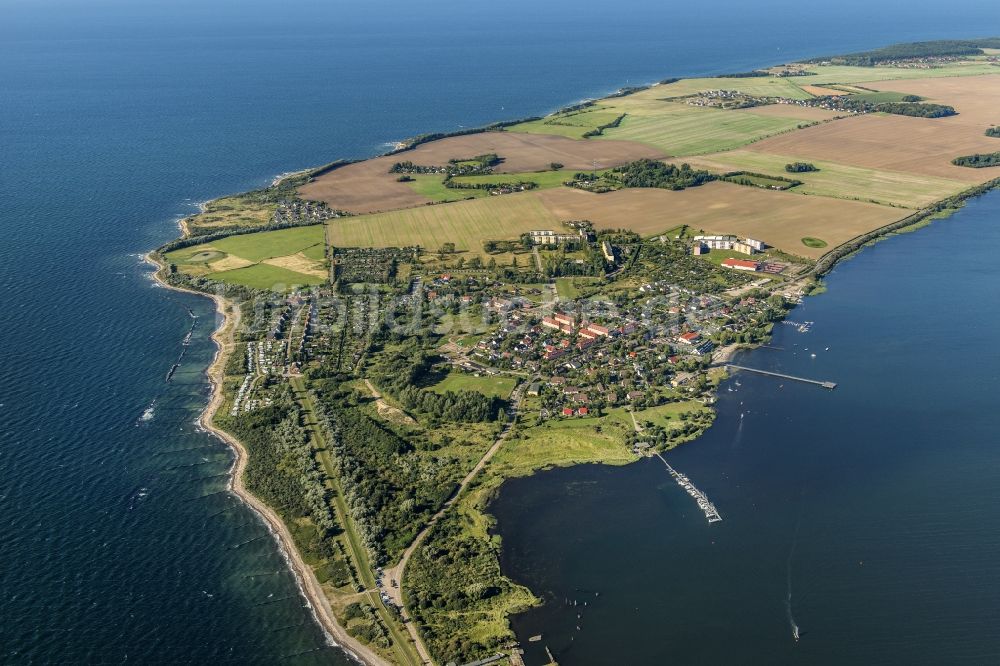 Luftbild Dranske - Dranske auf der Insel Rügen in der Ostsee im Bundesland Mecklenburg-Vorpommern
