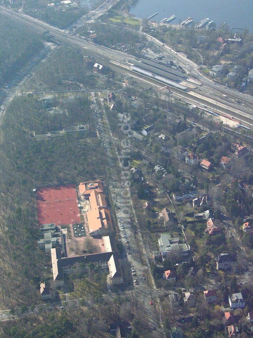 Luftbild Berlin Steglitz-Zehlendorf - Dreilinden Grundschule und Gymnasium