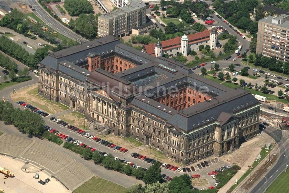 Dresden von oben - Dresden / Ministerium für Finanzen des Landes Sachsen c/o Frau Dr. V. Kretsch