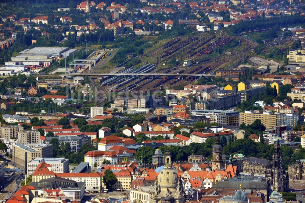 Luftaufnahme Dresden - Dresdner Altstadt und Güterbahnhof Dresden-Friedrichstadt im Bundesland Sachsen