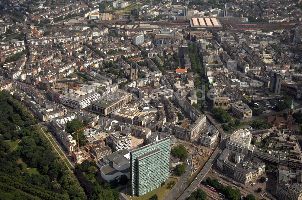 Düsseldorf von oben - Düsseldorfer Schauspielhaus, Thyssen-Hochhaus und Hauptbahnhof in Düsseldorf