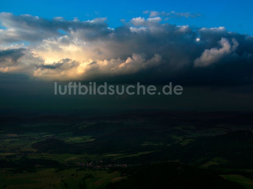 Luftbild Fulda - Durchbrechende Abendsonne über Zell bei Fulda im Bundesland Hessen