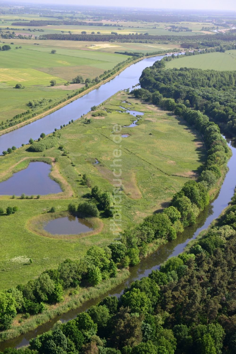 Parchau von oben - Durchstich Parchau im Elbe-Havel-Kanal im Bundesland Sachsen-Anhalt