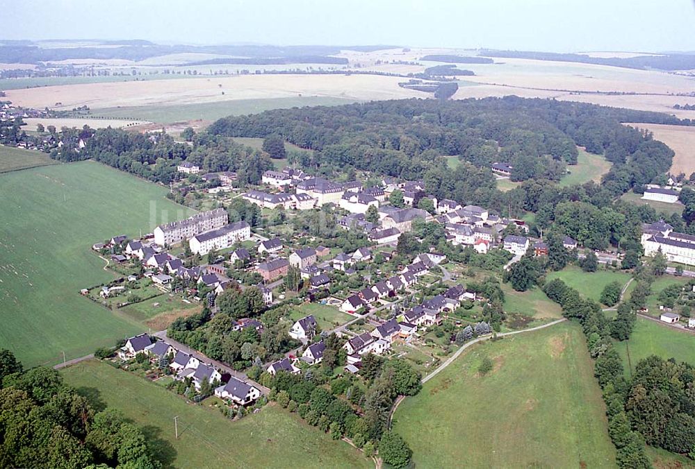 Luftbild Ebersdorf / Thüringen - Ebersdorf / Thüringen Blick auf die Stadt Ebersdorf in Thüringen, in der das Kinderheim Sonnenschein und das Altenpflegeheim stehen