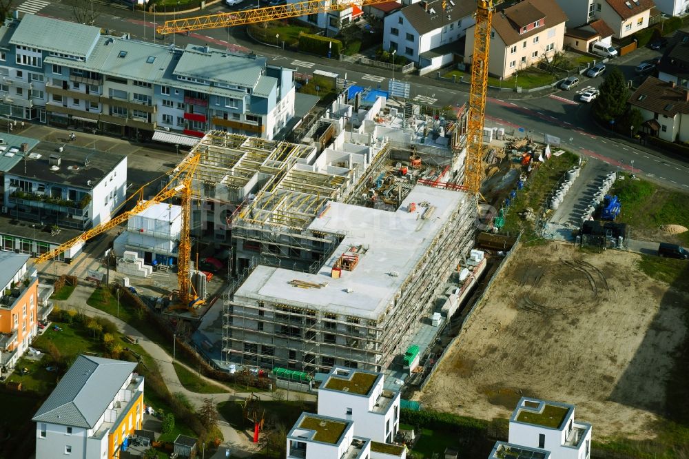 Heusenstamm aus der Vogelperspektive: Eckhaus- Baustelle zum Neubau eines Wohn- und Geschäftshauses an der Leibnitzstraße in Heusenstamm im Bundesland Hessen, Deutschland