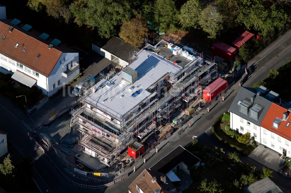 Würzburg von oben - Eckhaus- Baustelle zum Neubau eines Wohn- und Geschäftshauses im Ortsteil Frauenland in Würzburg im Bundesland Bayern, Deutschland