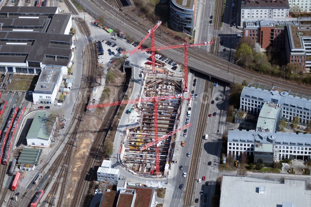 Luftbild München - Eckhaus- Baustelle zum Neubau eines Wohn- und Geschäftshauses im Ortsteil Laim in München im Bundesland Bayern, Deutschland