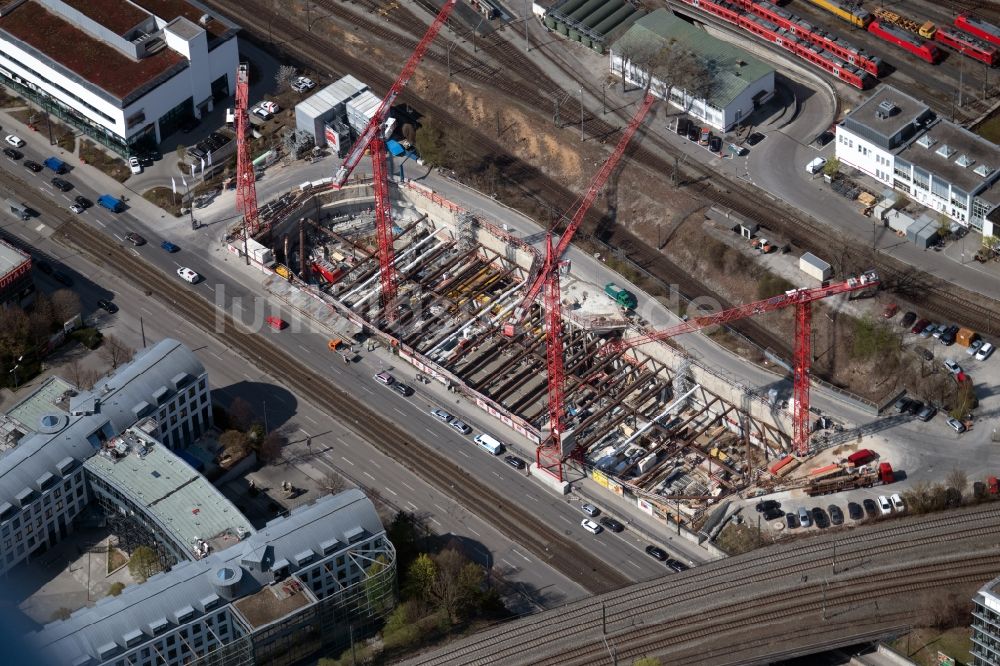 München von oben - Eckhaus- Baustelle zum Neubau eines Wohn- und Geschäftshauses im Ortsteil Laim in München im Bundesland Bayern, Deutschland