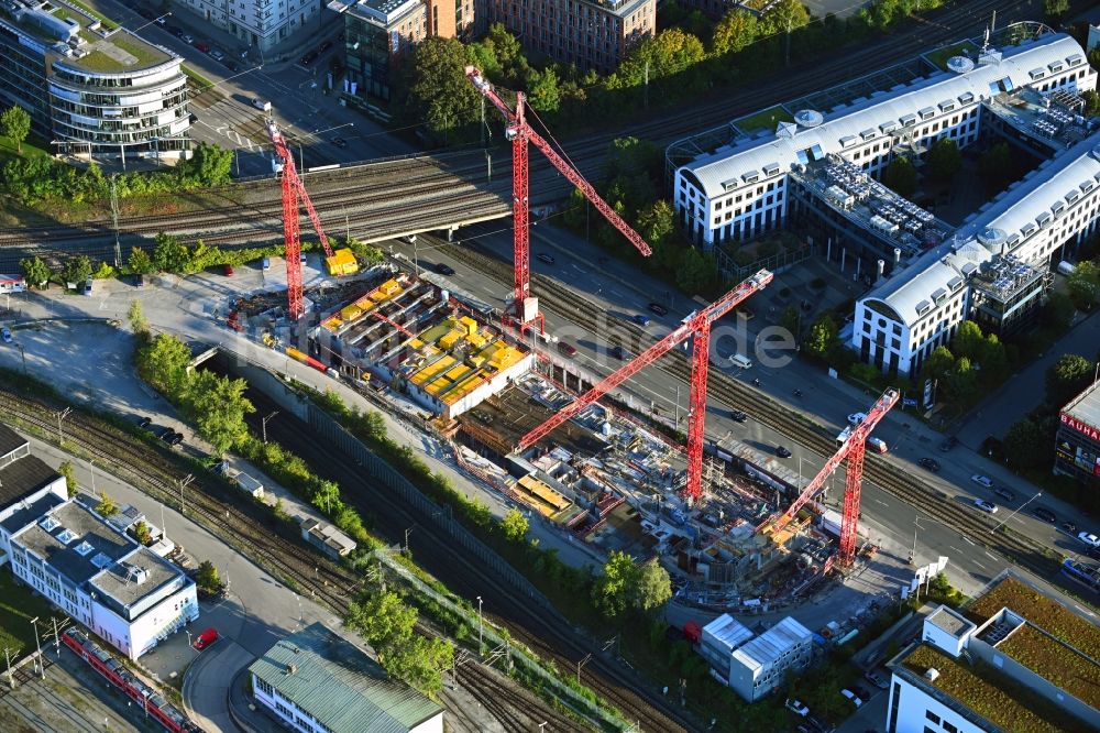 Luftaufnahme München - Eckhaus- Baustelle zum Neubau eines Wohn- und Geschäftshauses im Ortsteil Laim in München im Bundesland Bayern, Deutschland