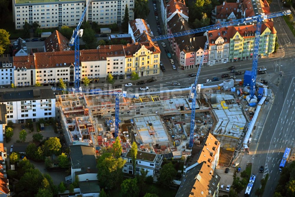 München aus der Vogelperspektive: Eckhaus- Baustelle zum Neubau eines Wohn- und Geschäftshauses PLAZA Pasing im Ortsteil Pasing-Obermenzing in München im Bundesland Bayern, Deutschland