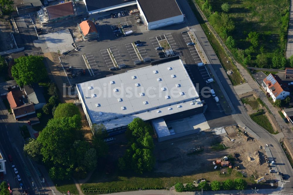 Luftaufnahme Berlin - EDEKA CENTER BREHM im Neubauprojekt Wohnen im alten Mahlsdorf in Berlin