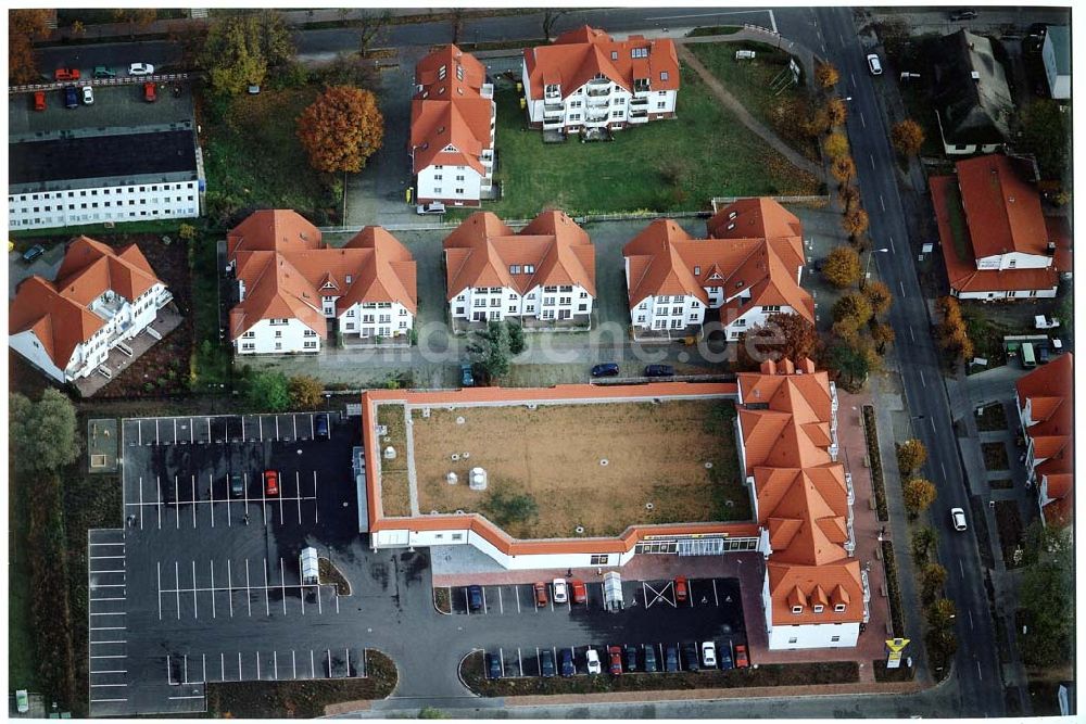 Seeheilbad Graal-Müritz / Mecklenburg - Vorpommern aus der Vogelperspektive: EDEKA-Einkaufszentrum im Seeheilbad Graal-Müritz in Mecklenburg - Vorpommern.