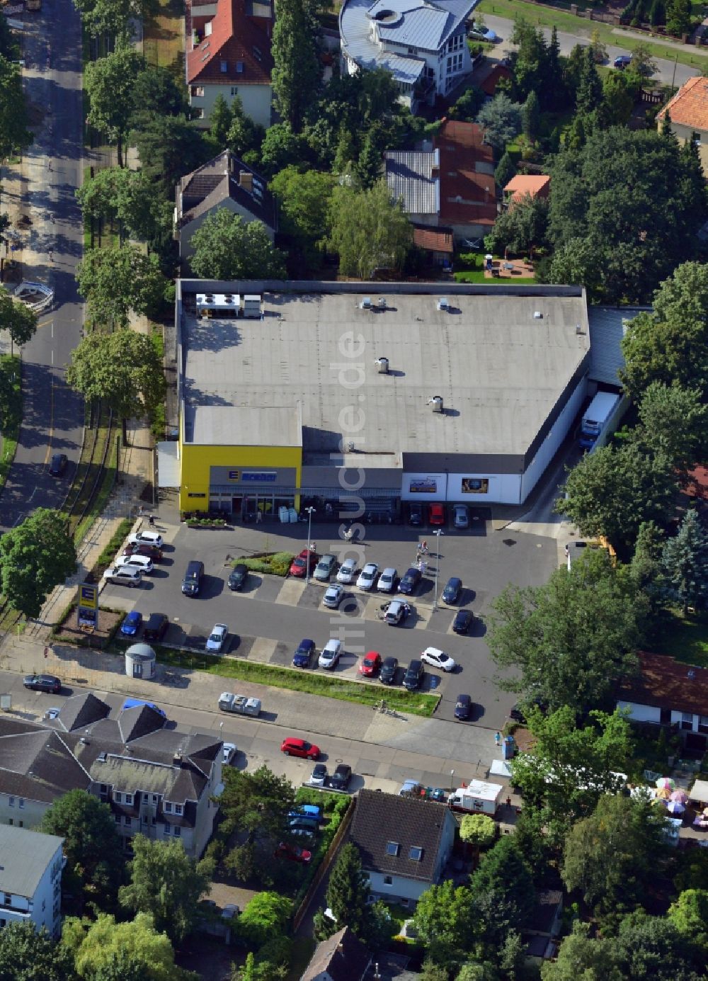 Berlin-Mahlsdorf von oben - EDEKA-Filiale in Berlin-Mahlsdorf