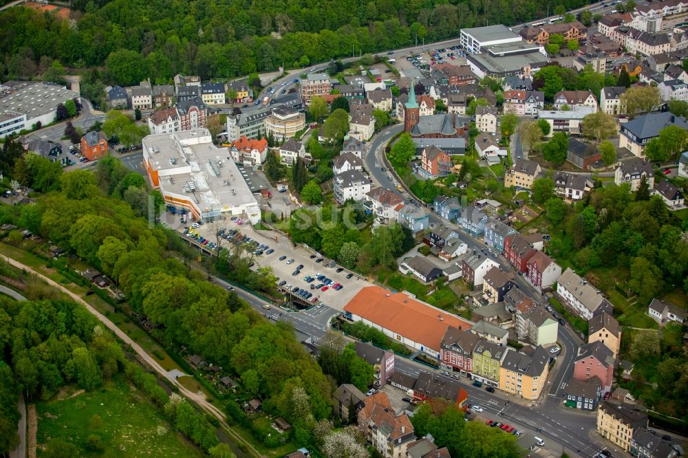 Ennepetal von oben - EDEKA und LIDL Filiale an der Kölner Straße in Ennepetal im Bundesland Nordrhein-Westfalen