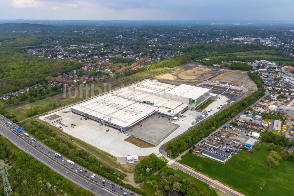 Oberhausen von oben - Edeka- Logistikzentrum im Gewerbegebiet Weierheide in Oberhausen im Bundesland Nordrhein-Westfalen, Deutschland