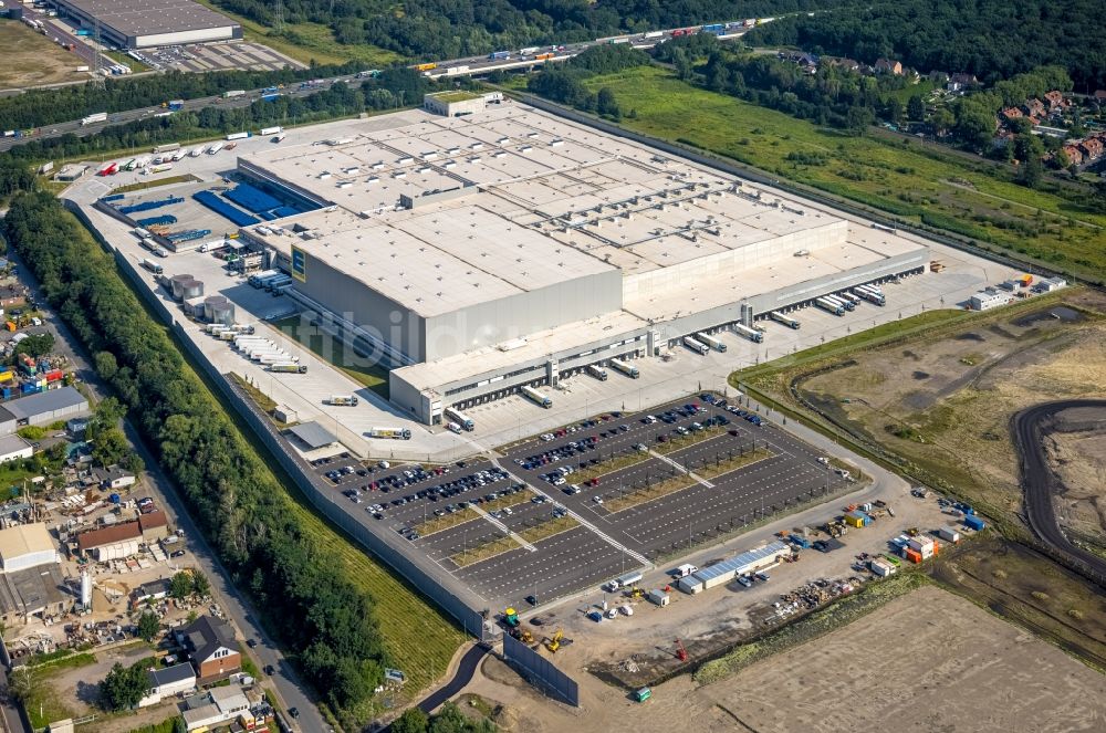 Oberhausen von oben - Edeka- Logistikzentrum im Gewerbegebiet Weierheide in Oberhausen im Bundesland Nordrhein-Westfalen, Deutschland