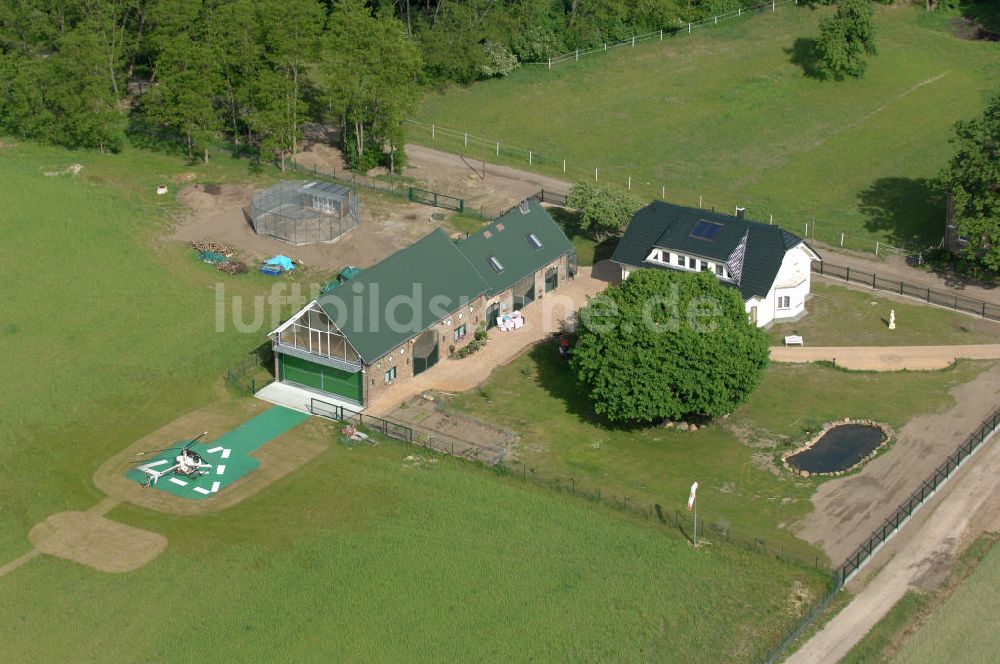 Am Mellensee OT Rehagen von oben - EFH mit Helicopter-Landeplatz in Am Mellensee OT Rehagen