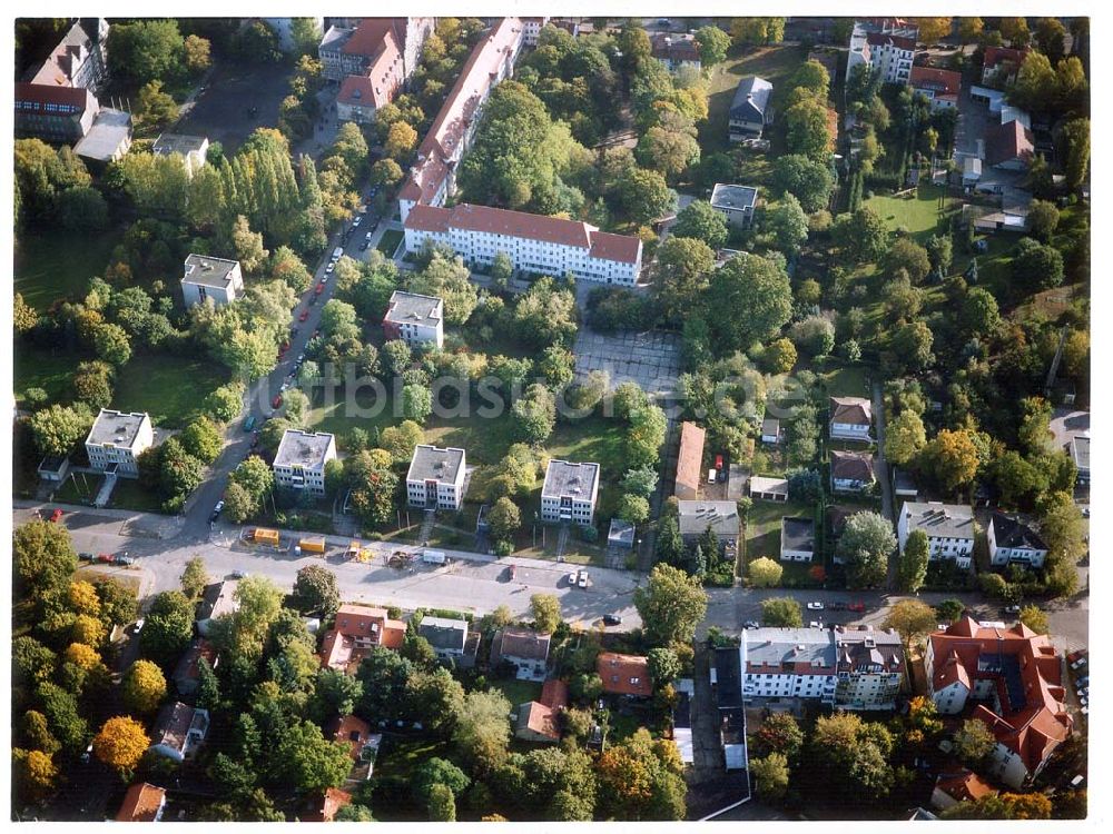 Berlin - Pankow von oben - Ehem. DDR-Botschaftsresidenzen an der Kuckhoffstraße in Berlin - Pankow.