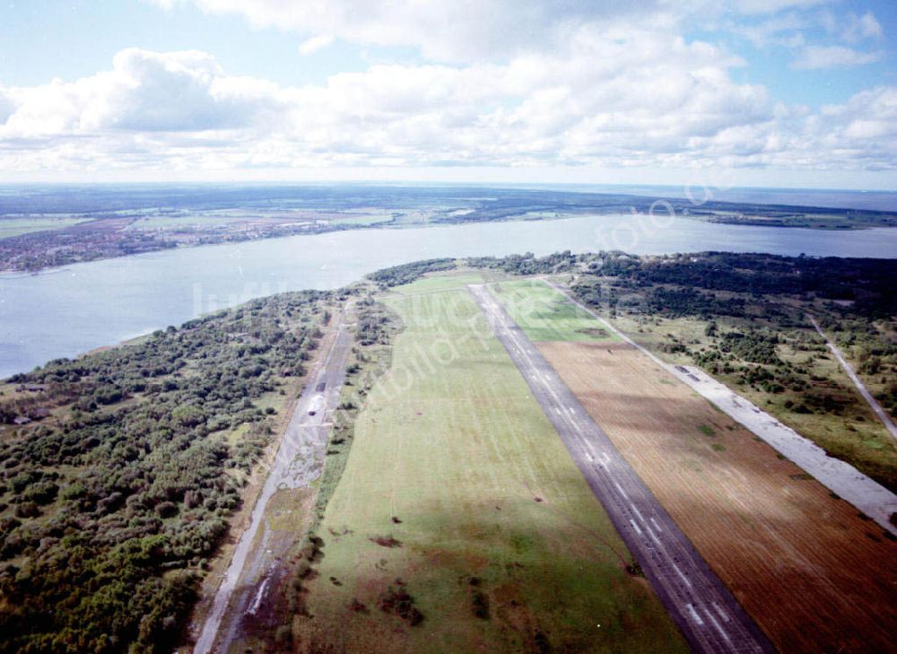 Luftaufnahme Ribnitz-Damgarten / Mecklenburg Vorpommern - ehem. Flugplatz Ribnitz-Damgarten / Mecklenburg Vorpommern / 27.09.02