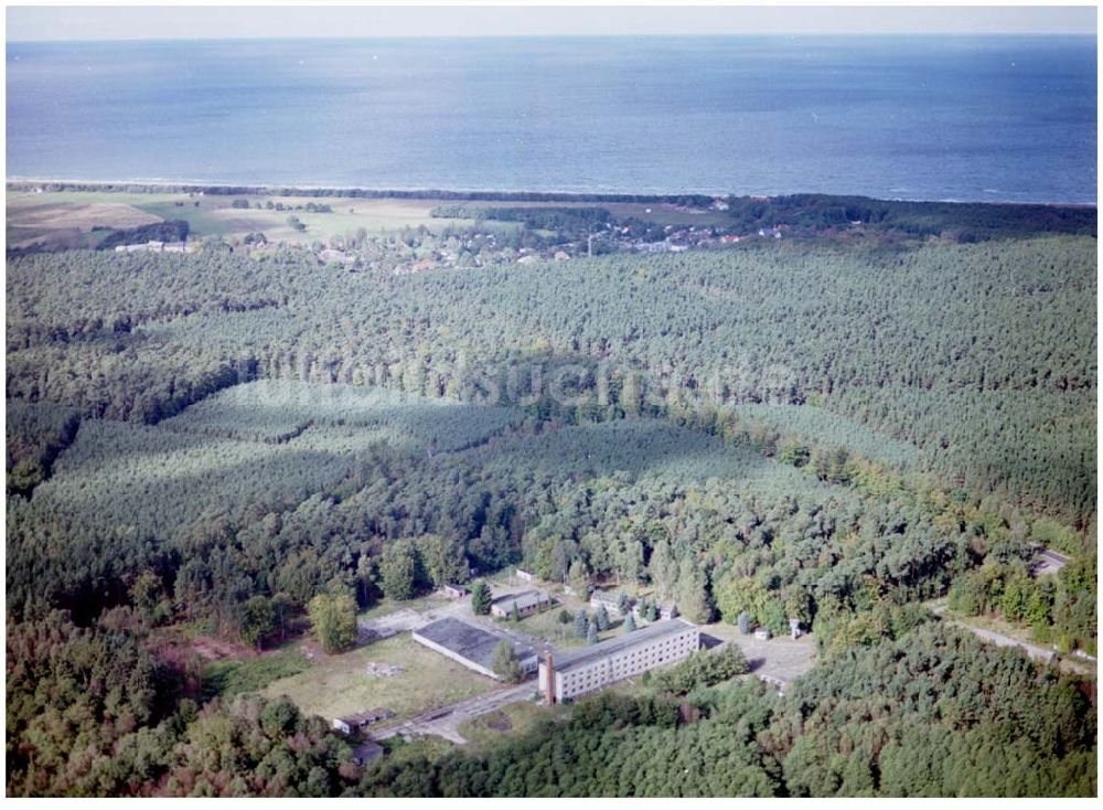 Graal-Müritz / Mecklenburg Vorpommern aus der Vogelperspektive: ehem. NVA-Kaserne in Graal - Müritz / Mecklenburg Vorpommern / 27.09.02