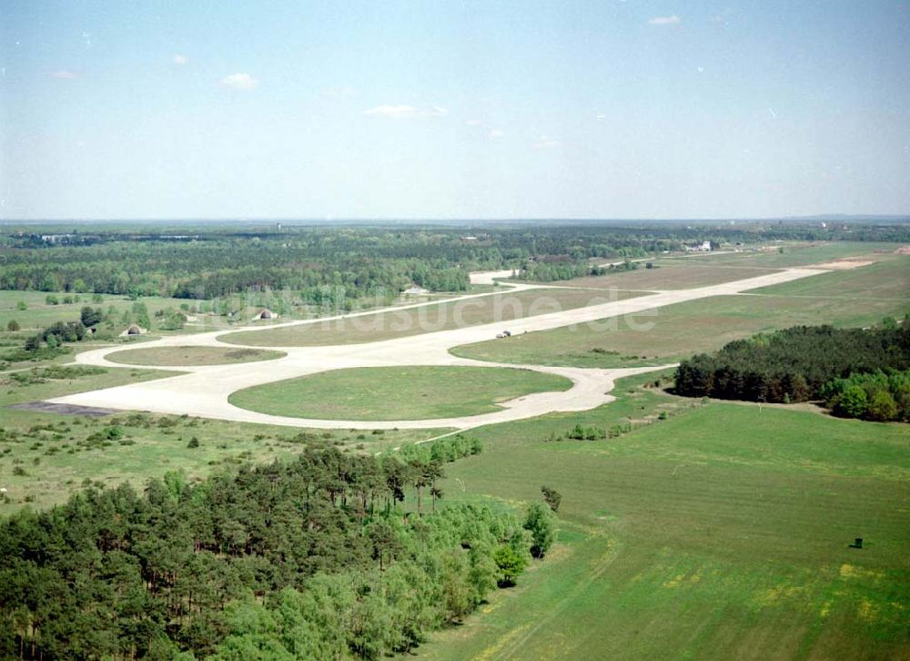 Luftaufnahme Jüterbog / Brandenburg - ehem. russ. Flugplatz Jüterbog.