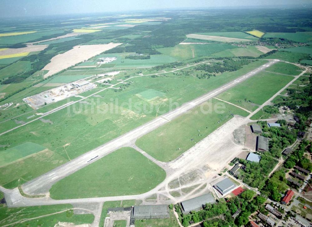 Werneuchen von oben - ehem. russ. Flugplatz Werneuchen nordöstlich von Berlin.