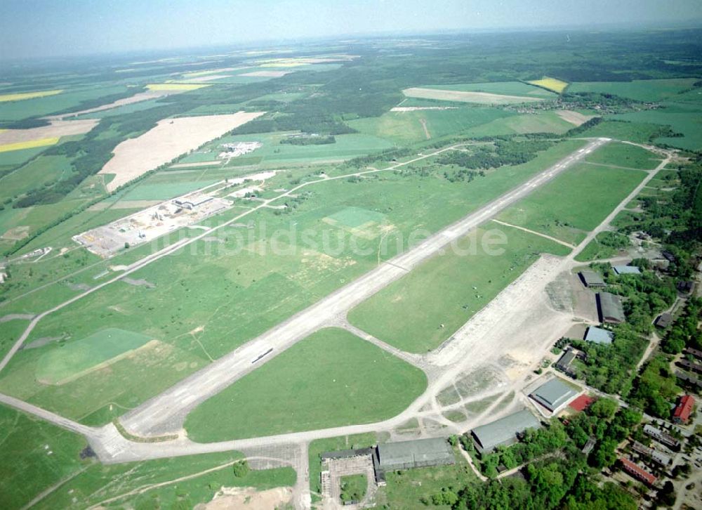 Werneuchen aus der Vogelperspektive: ehem. russ. Flugplatz Werneuchen nordöstlich von Berlin.