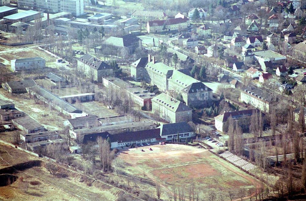 Berlin-Karlshorst aus der Vogelperspektive: ehem. Sowjetisches Kasernengelände mit dem Kapitulationsmuseum an der Köpenicker Allee in Berlin-Karlshorst