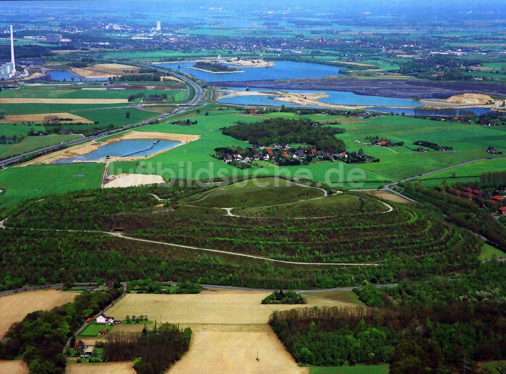 Luftbild Moers - Ehemalige Bergehalde Halde Pattberg der Zeche in Moers Repelen in Nordrhein-Westfalen NRW