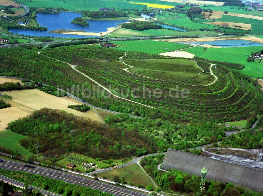 Luftaufnahme Moers - Ehemalige Bergehalde Halde Pattberg der Zeche in Moers Repelen in Nordrhein-Westfalen NRW