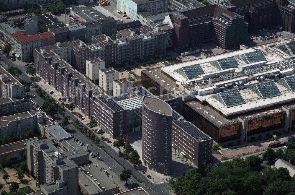 Berlin von oben - Ehemalige Borsig - Fabrikhallen - Siemens - Nixdorf im Areal Voltastraße - Gustav-Meyer-Alle im Stadtteil Wedding in Berlin