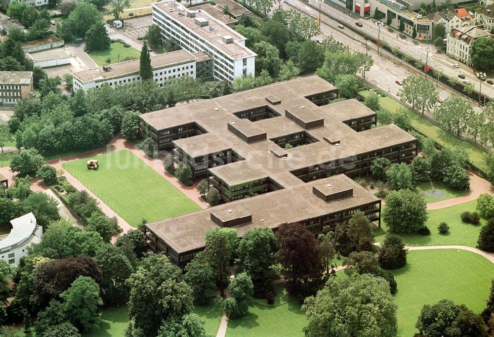 Bonn aus der Vogelperspektive: Ehemalige Bundeskanzleramt / former Federal Chancellery in Bonn - Nordrhein-Westfalen / NW