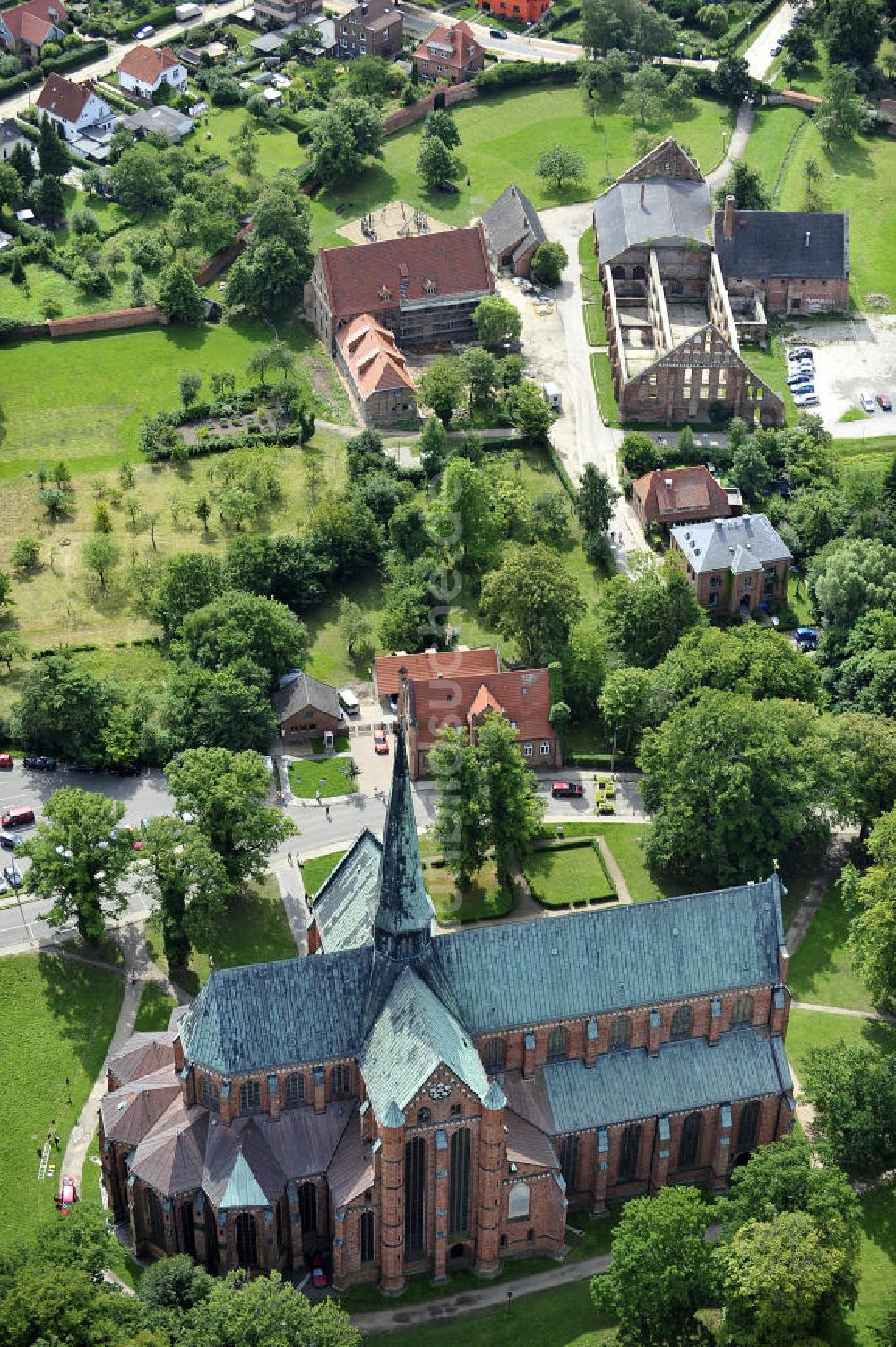 Bad Doberan aus der Vogelperspektive: Ehemalige Klosterkirche Bad Doberan - monastery church in Bad Doberan