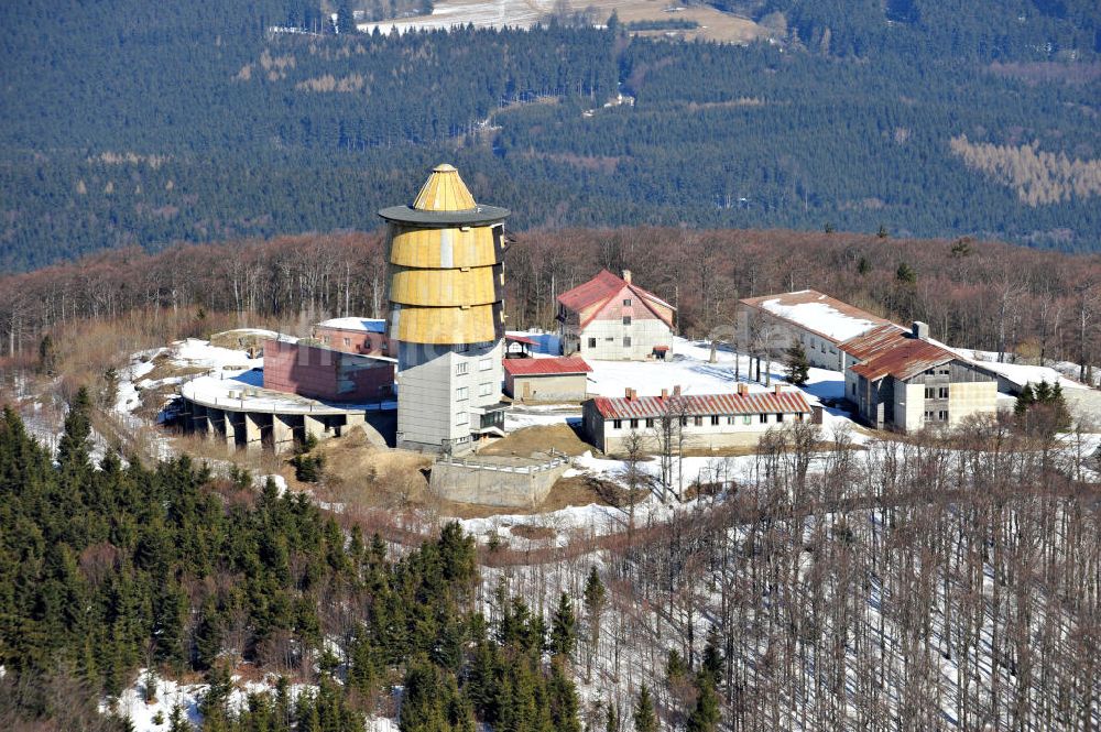 Luftaufnahme Pec / Hochofen - Ehemalige Militäranlage auf dem Gipfel Cerchov / Schwarzkopf