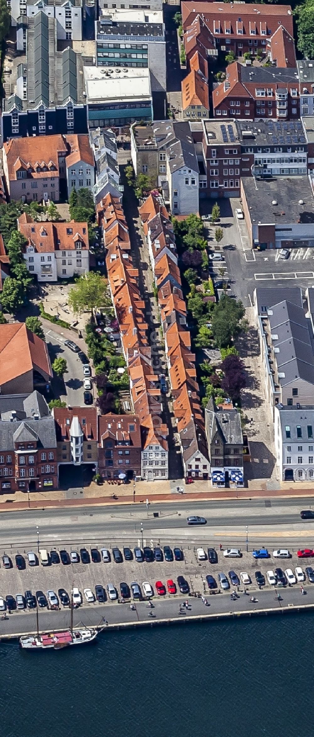 Luftbild Flensburg - Ehemalige sündige Meile als Wohngebiet am Hafen in Flensburg im Bundesland Schleswig-Holstein, Deutschland